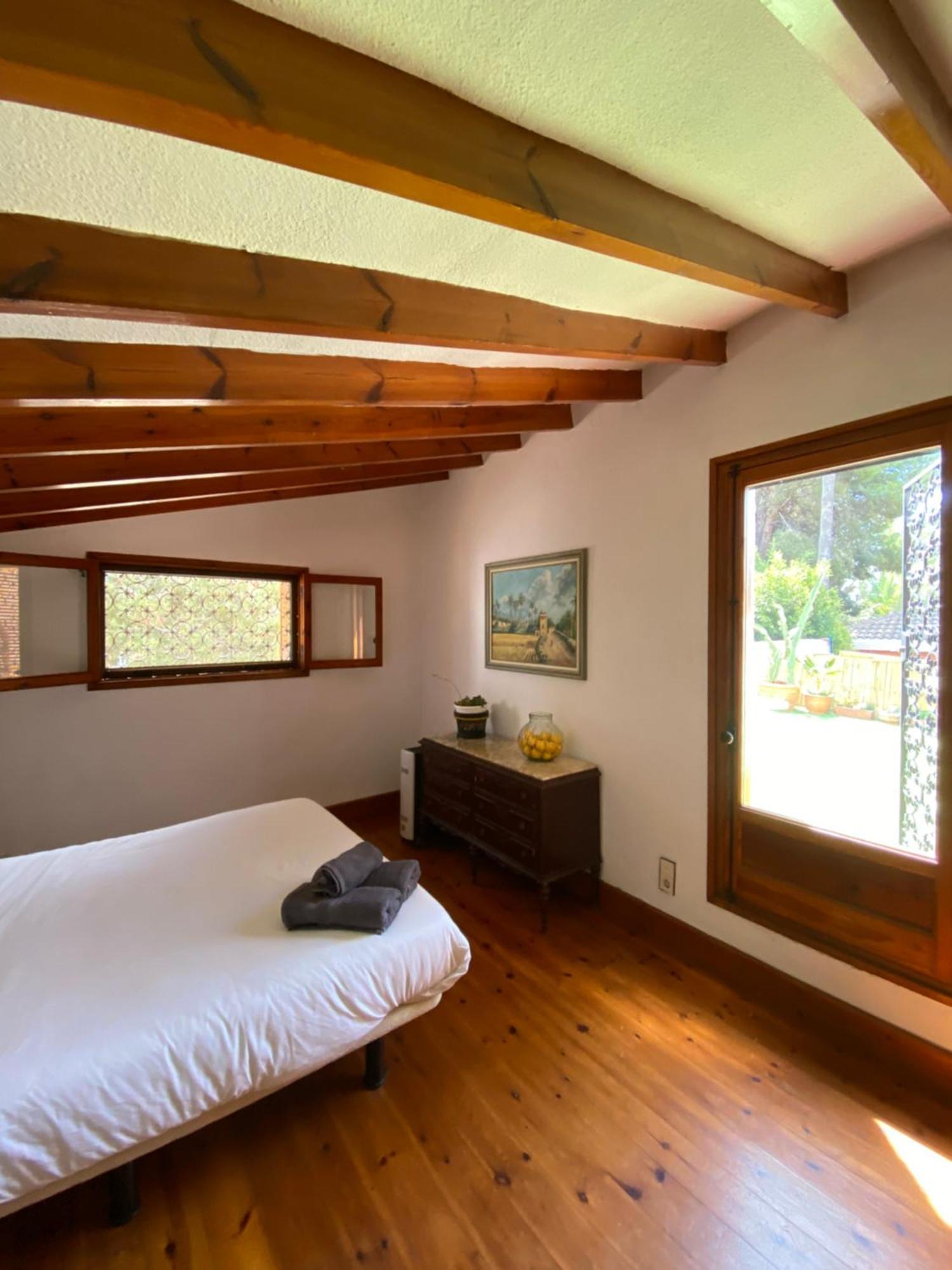 Pink Lemon House Bed & Breakfast เอลเช ภายนอก รูปภาพ