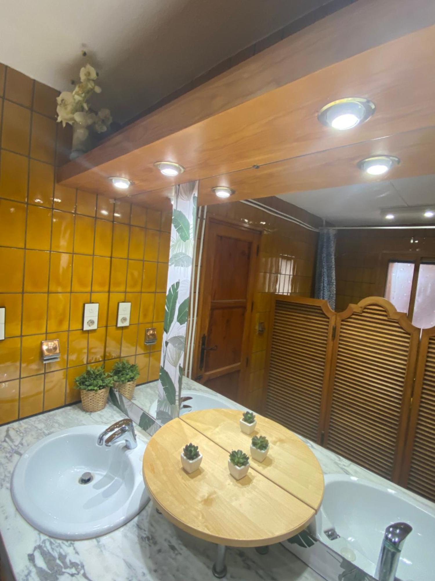 Pink Lemon House Bed & Breakfast เอลเช ภายนอก รูปภาพ