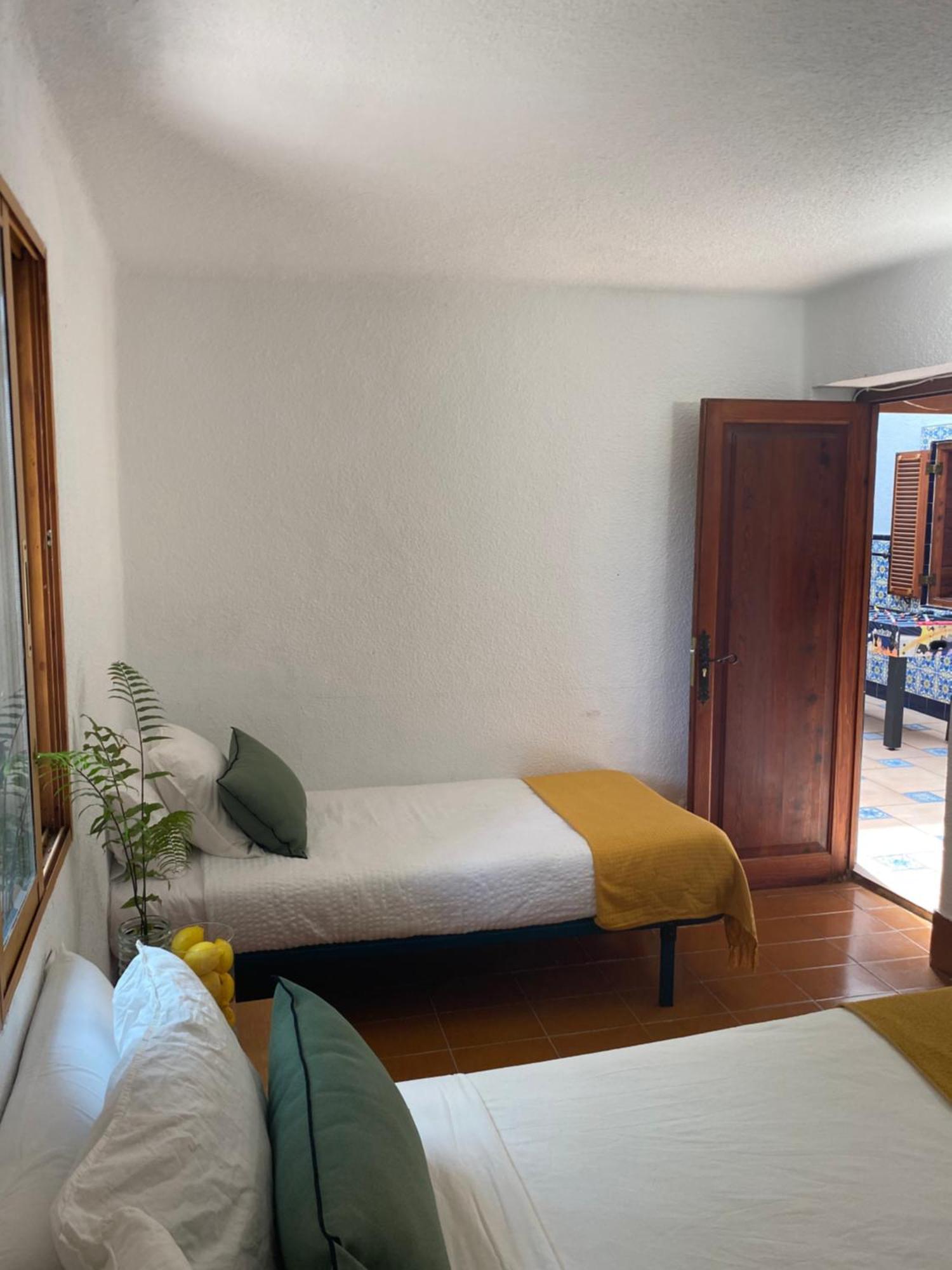 Pink Lemon House Bed & Breakfast เอลเช ภายนอก รูปภาพ
