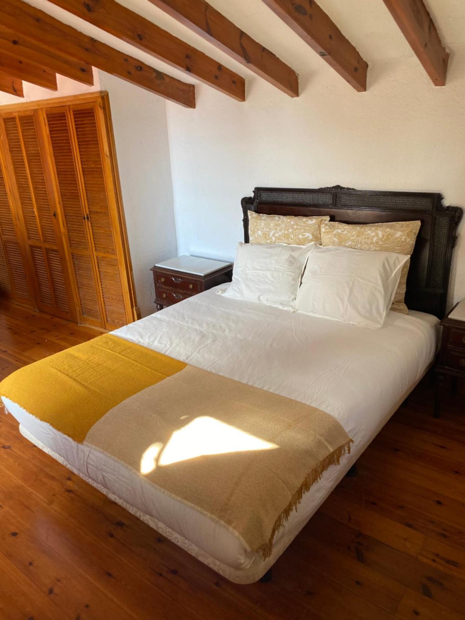 Pink Lemon House Bed & Breakfast เอลเช ภายนอก รูปภาพ